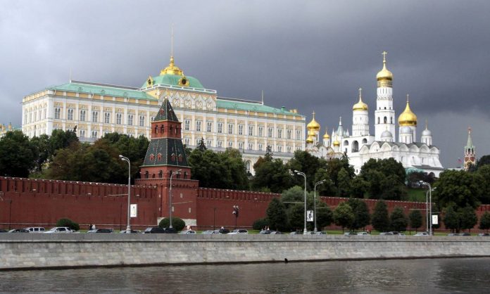 To Kρεμλίνο παραδέχεται ότι η ρωσική οικονομία είναι σε κατάσταση σοκ