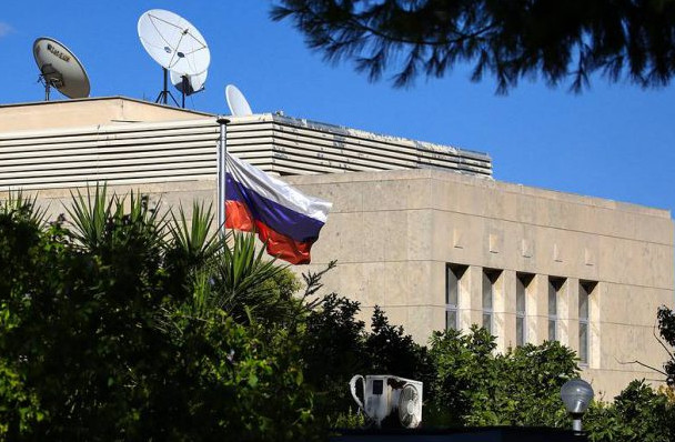ρωσική πρεσβεία απειλές