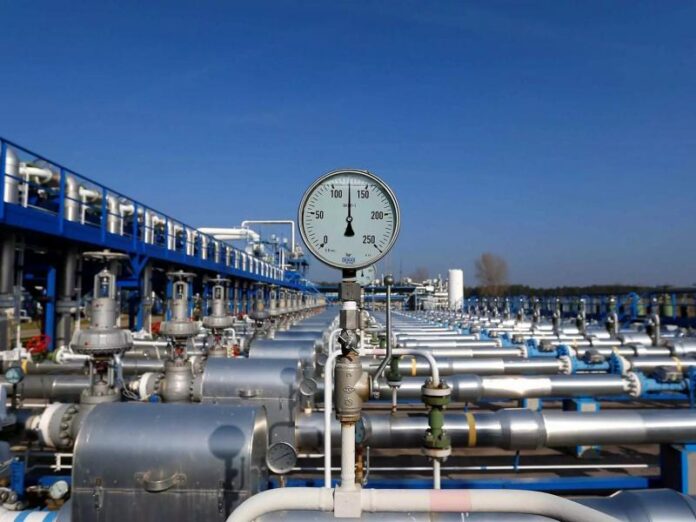 Η ΕΕ θα απαγορεύσει τις εισαγωγές ρωσικού πετρελαίου έως το τέλος του 2022