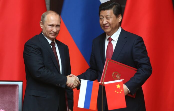 Σι και Πούτιν συμφώνησαν σε στενότερη συνεργασία στην άμυνα