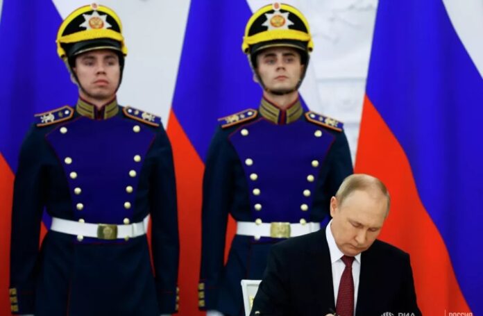 Σε δρόμο χωρίς επιστροφή: Ο Πούτιν προσάρτησε ουκρανικά εδάφη, ο Ζελένσκι ζητά ένταξη στο ΝΑΤΟ, η συμμαχία αμήχανη