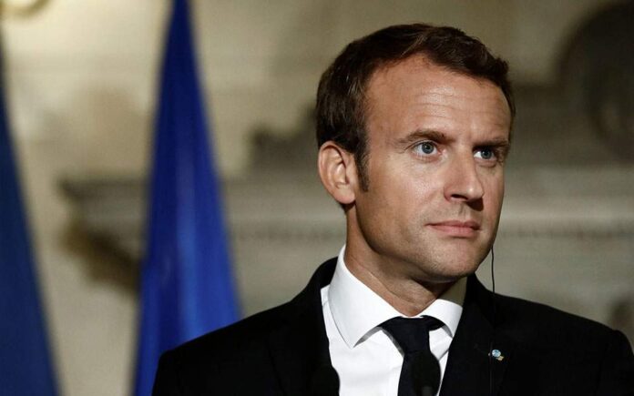 Γαλλία: Ο πρόεδρος Μακρόν προσπαθεί να αμβλύνει το κλίμα γύρω από το πρόσωπό του