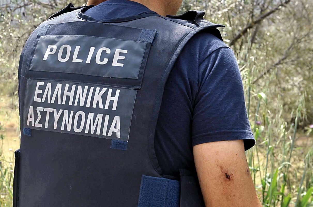 Απειλή αυτοκτονίας σε σπίτι στο Περιστέρι με την παρέμβαση της αστυνομίας