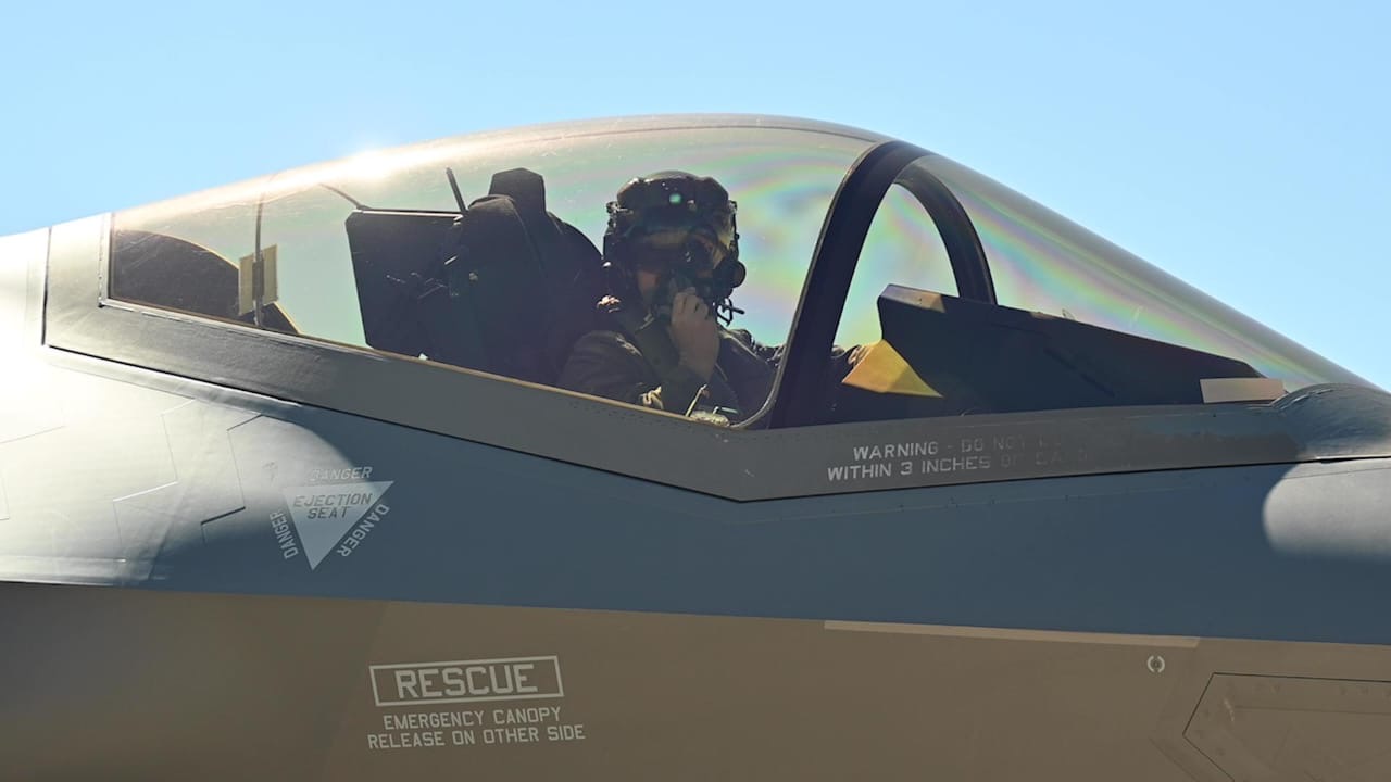 Η Επαναστατική Κάσκα Πιλότων F-35 με Πρωτοποριακές Τεχνολογίες στον Αεροπορικό Σημαίνοντα Ρόλο