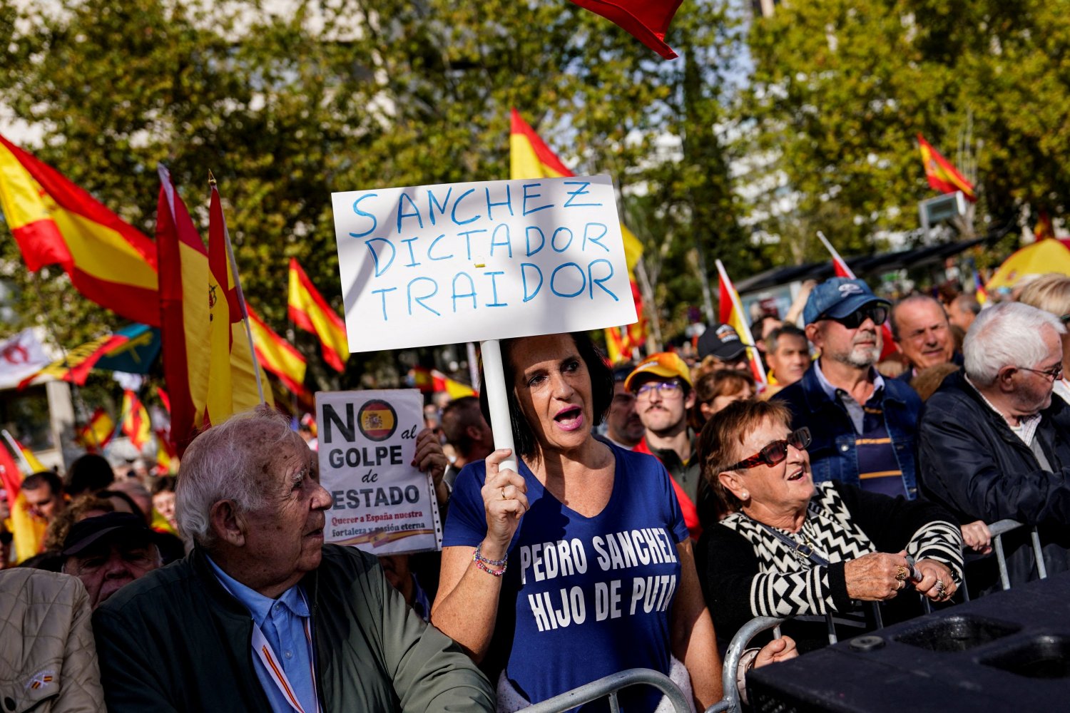 Διαδηλώσεις στην Μαδρίτη για την παραίτηση του Πρωθυπουργού Σάντσεθ και πρόωρες εκλογές