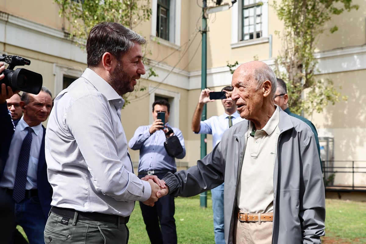 Ψήφισμα Σημίτη και Ανδρουλάκη στο Πνευματικό Κέντρο για τις Εσωκομματικές Εκλογές του ΠΑΣΟΚ